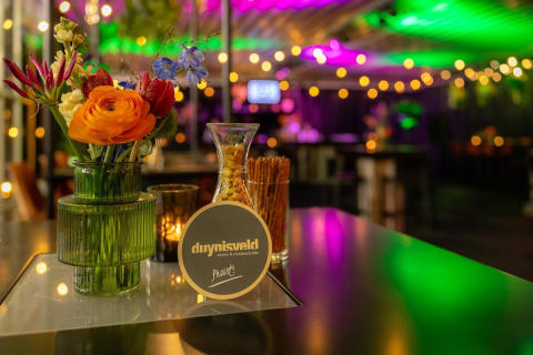 Voor de feestelijke opening van de nieuwe vestiging van Gebroeders Valstar hebben wij de bedrijfshal getransformeerd tot een stijlvolle feestlocatie. Met maar liefst 400 enthousiaste gasten, een sfeervolle inrichting, heerlijke gerechten van diverse foodt